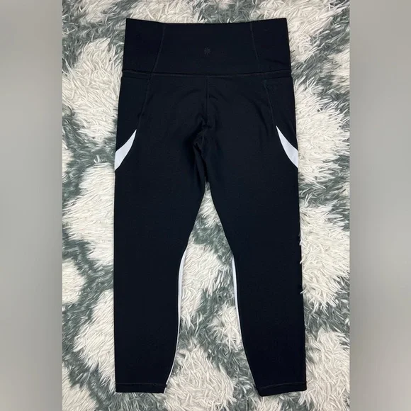 Athleta Women's Salutation Stash Pocket 7/8 Tight Black White Leggings Sz Medium - Picture 5 of 10